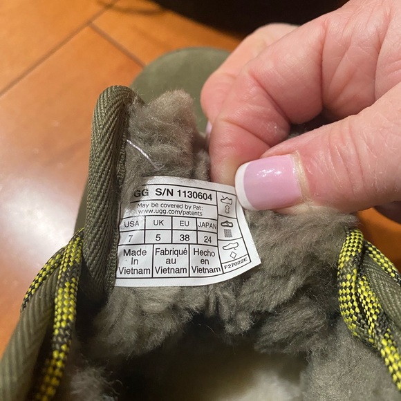 BRAND NEW NEVER WORN UGG NEUMEL HERITAGE PLATFORM SIZE 7 OLIVE - Picture 12 of 12